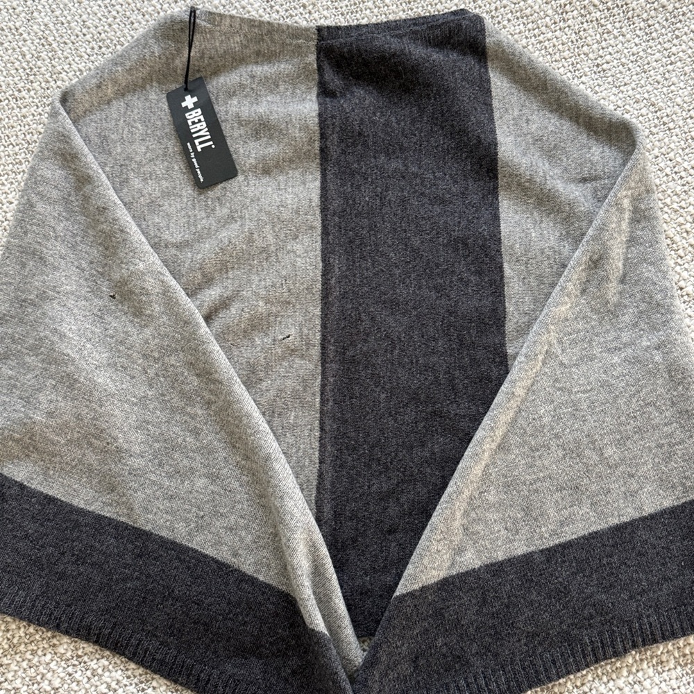 Beryll Two-Tone Grey Women’s 100% Cashmere Poncho Wrap